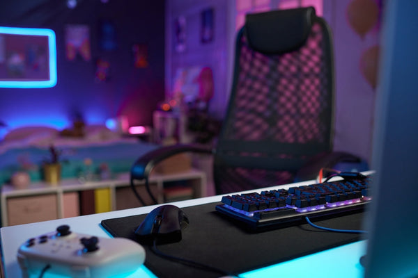 Standing & Gaming Desks: Optimize Your Setup for Health & Performance