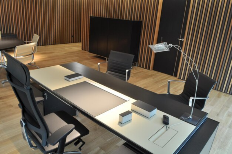 Material Matters: How Executive Desk Materials Shape Your Workspace and Mindset